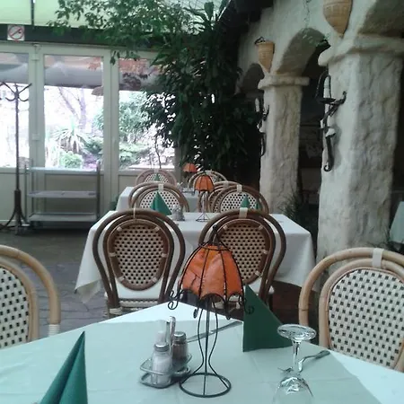 Oda ve Kahvaltı Tia Maria Panzio